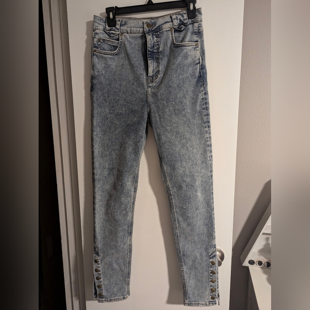 Frame size 29 high rise snap button ankles
